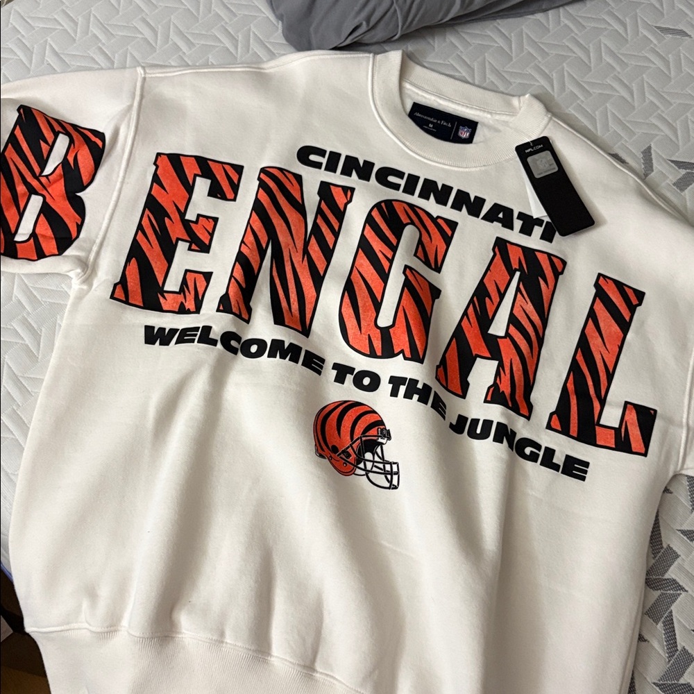 Abercrombie & Fitch NFL Bengals crewneck sweater - Picture 2 of 4